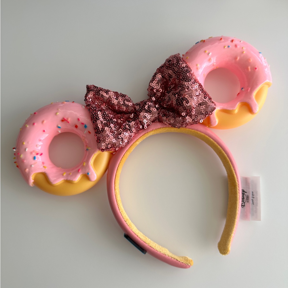 Disney Parks 2024 Minnie Mouse Eats Donut Ears
